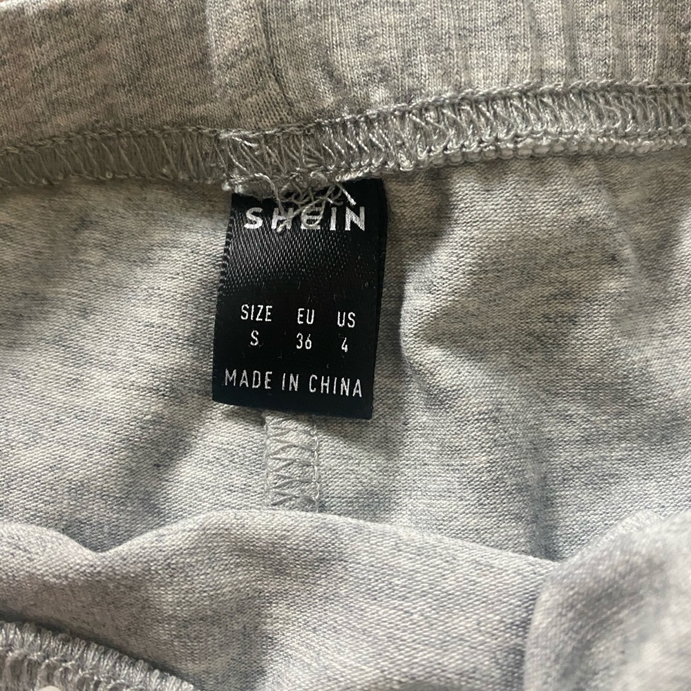 Gray Two Piece Set. - Picture 4 of 7